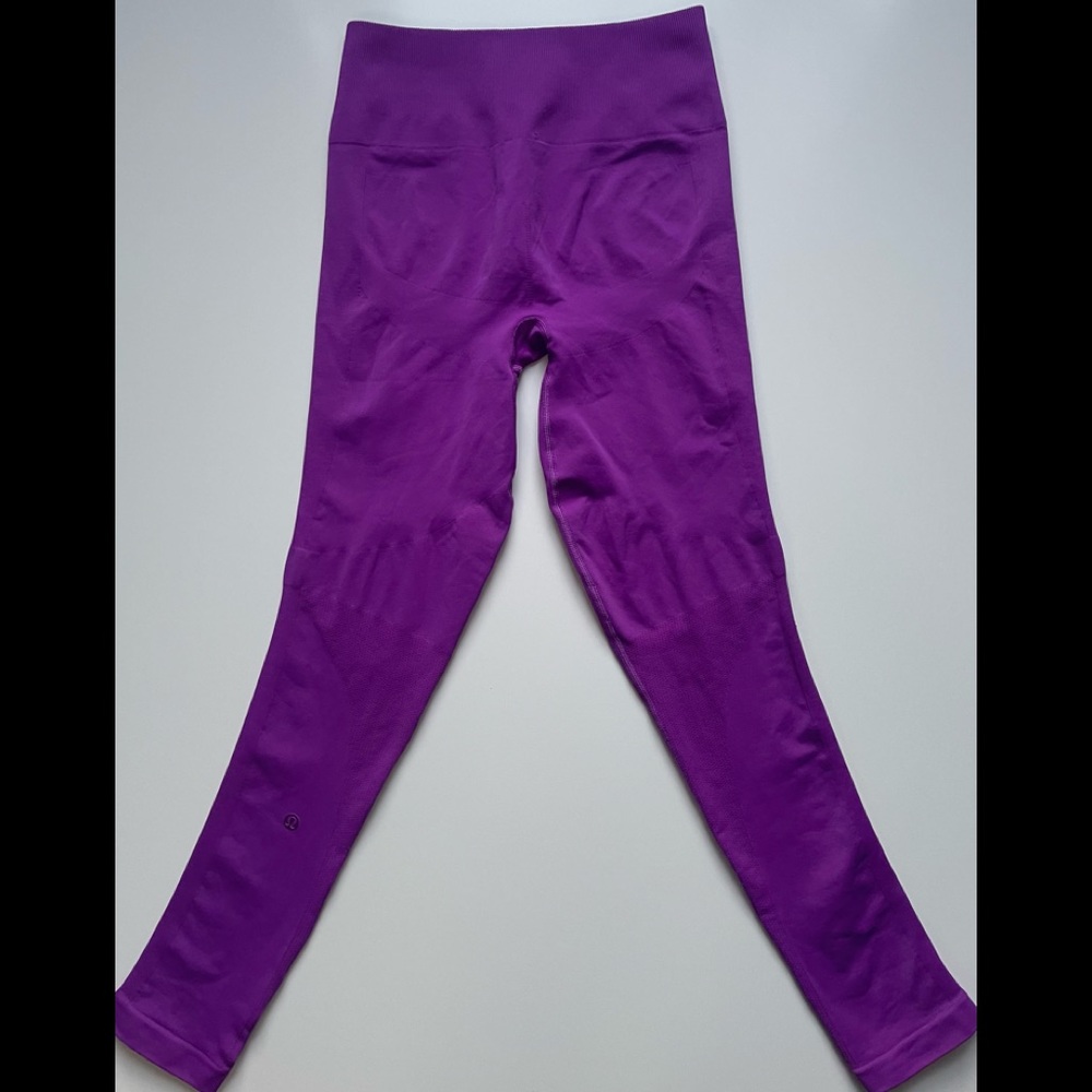 Lululemon Zone In Crop - Picture 2 of 4
